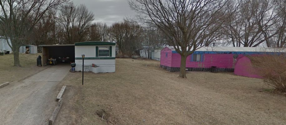 Villa Village: 2404 N 8th St, Red Oak, IA 51566